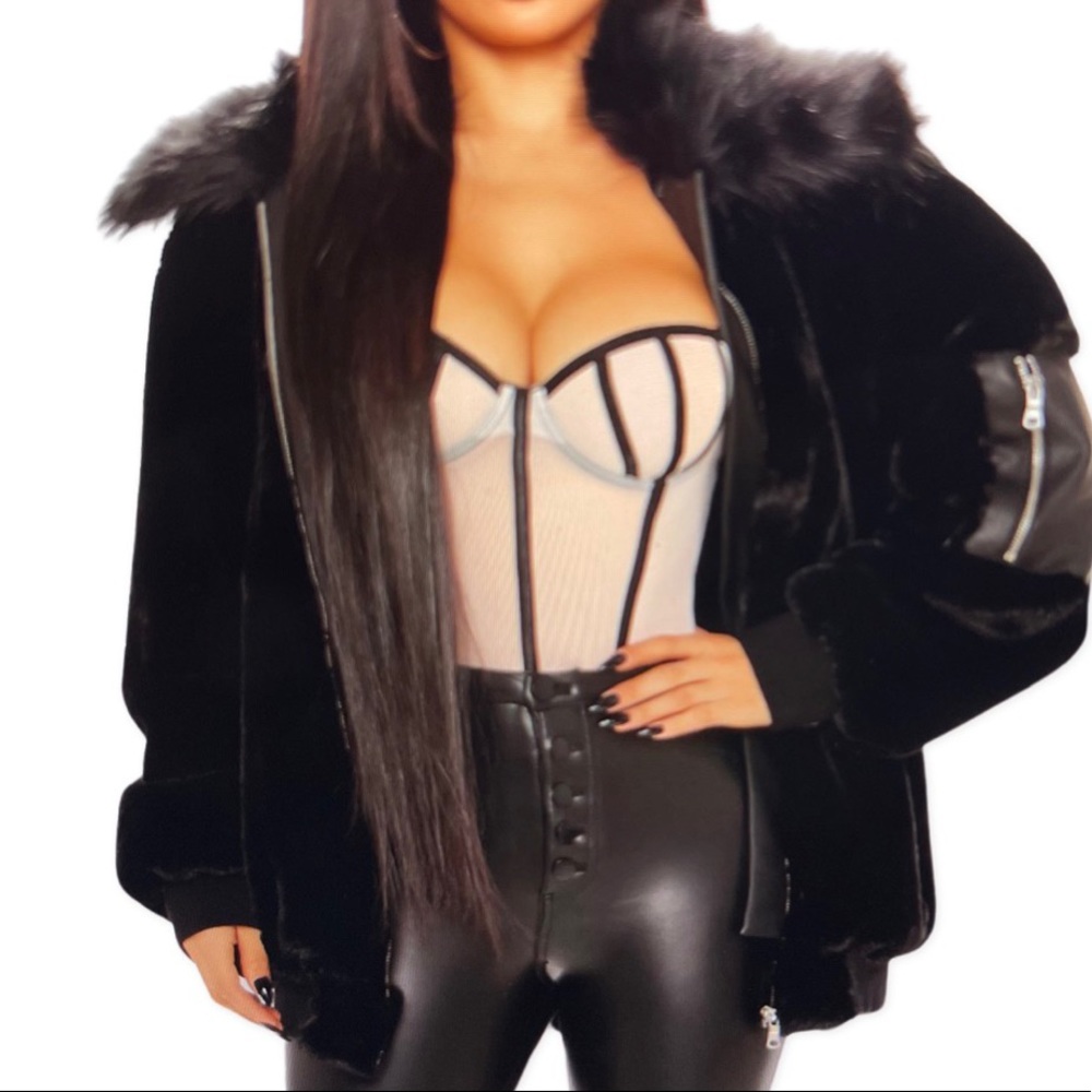 *LIKE NEW* Fashion Nova Faux Fur Bomber Jacket in Black, Size Large